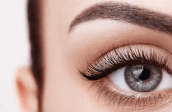 Close-up lash tinting result